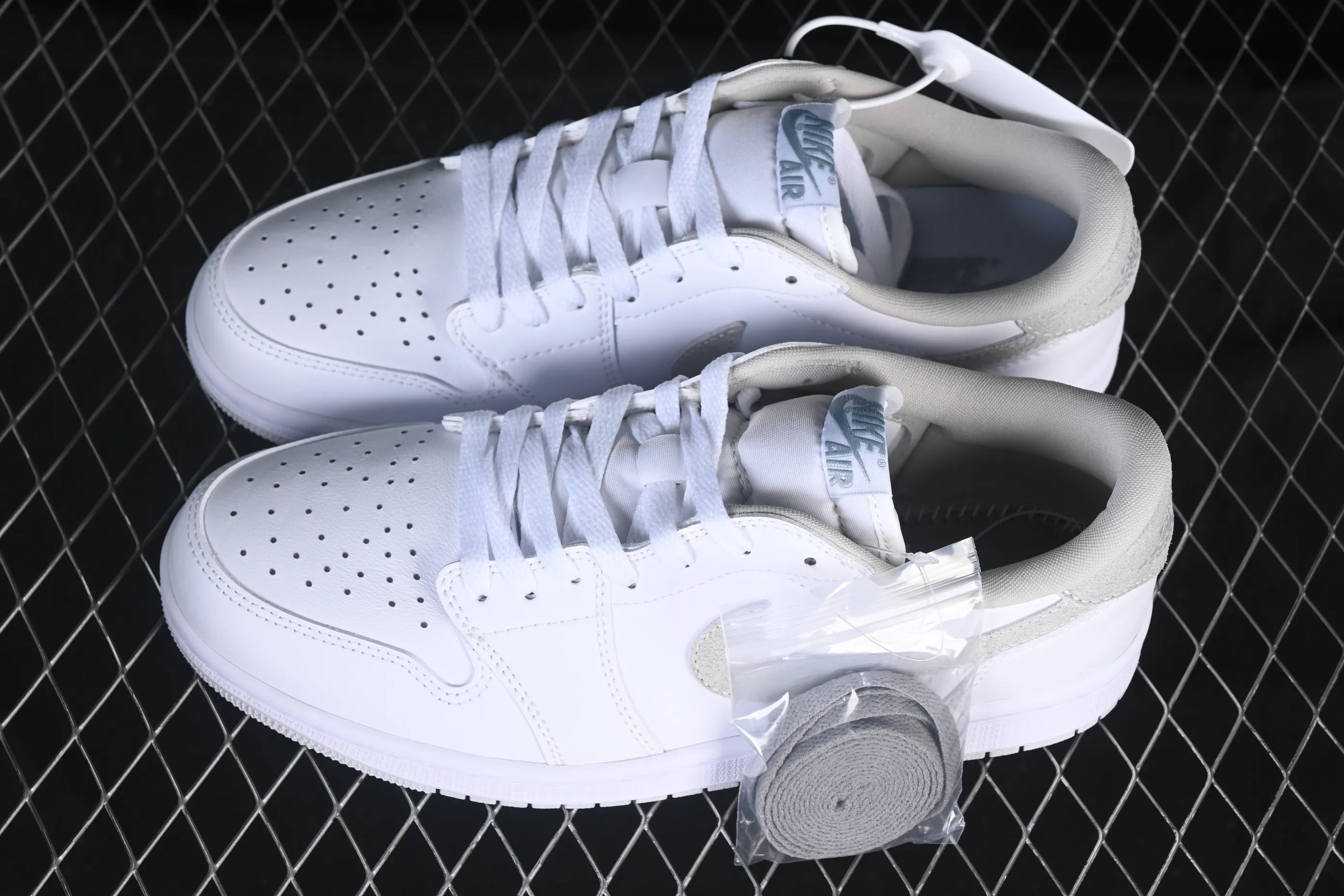 All categories Air Jordan Jordan series basketball shoes Air Jordan 1 Low Air Jordan 1 Low OG "Neutral Grey" AJ1 Joe 1 simple white gray low-top cultural casual sneakers CZ0775-100